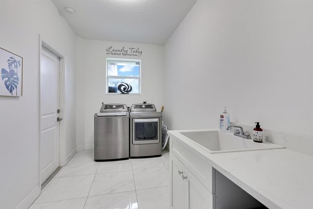 142 Brynhurst Court, West Palm Beach, FL 33413