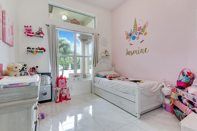 142 Brynhurst Court, West Palm Beach, FL 33413