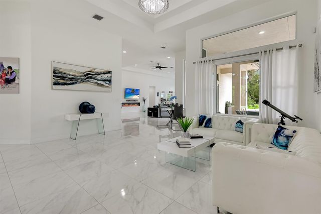 142 Brynhurst Court, West Palm Beach, FL 33413