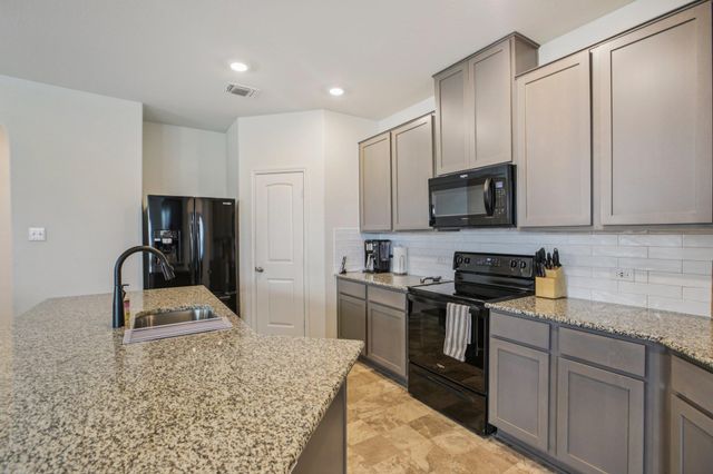 657 Bailey Park DR, Jarrell, TX 76537