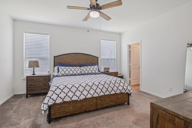 657 Bailey Park DR, Jarrell, TX 76537