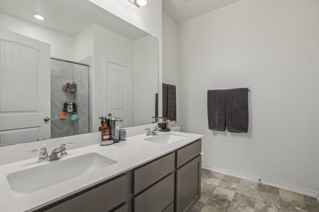 657 Bailey Park DR, Jarrell, TX 76537