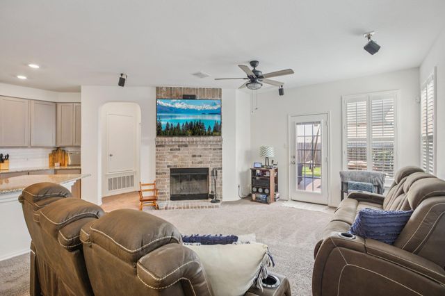 657 Bailey Park DR, Jarrell, TX 76537