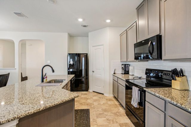 657 Bailey Park DR, Jarrell, TX 76537