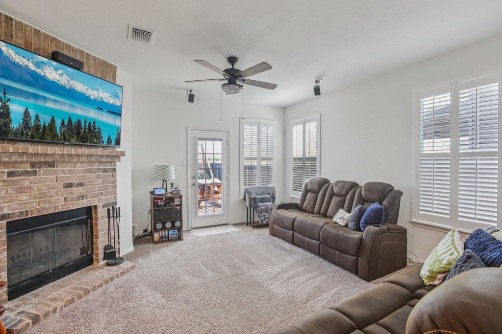 657 Bailey Park DR, Jarrell, TX 76537