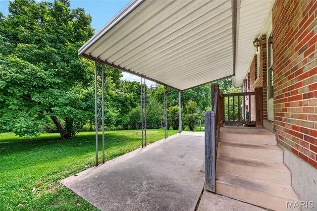 11048 Modesto Drive, St Ann, MO 63074
