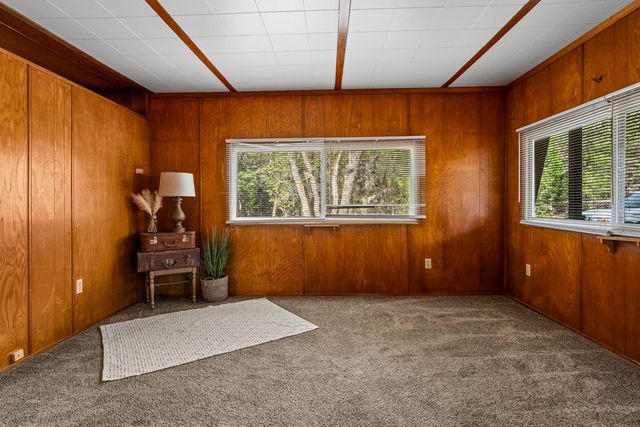 1970 Saratoga Way, Grants Pass, OR 97526