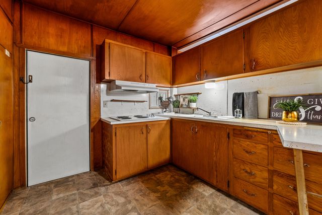 1970 Saratoga Way, Grants Pass, OR 97526