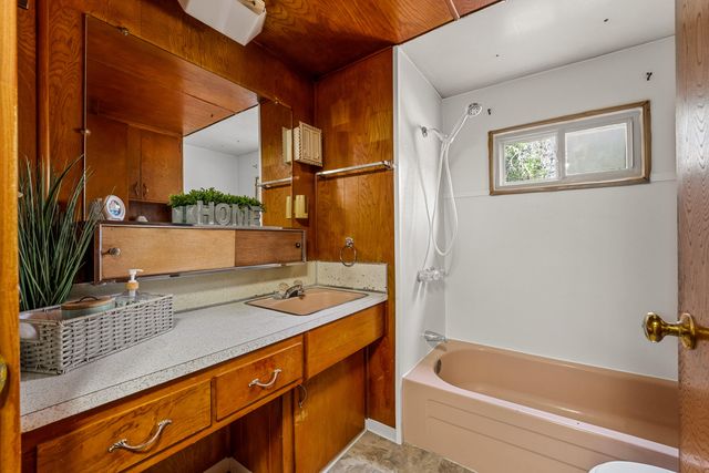 1970 Saratoga Way, Grants Pass, OR 97526