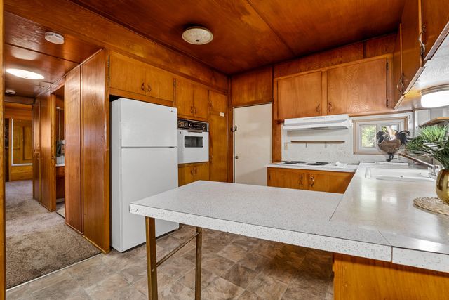 1970 Saratoga Way, Grants Pass, OR 97526