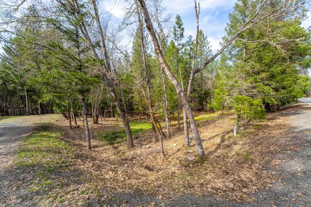 1970 Saratoga Way, Grants Pass, OR 97526