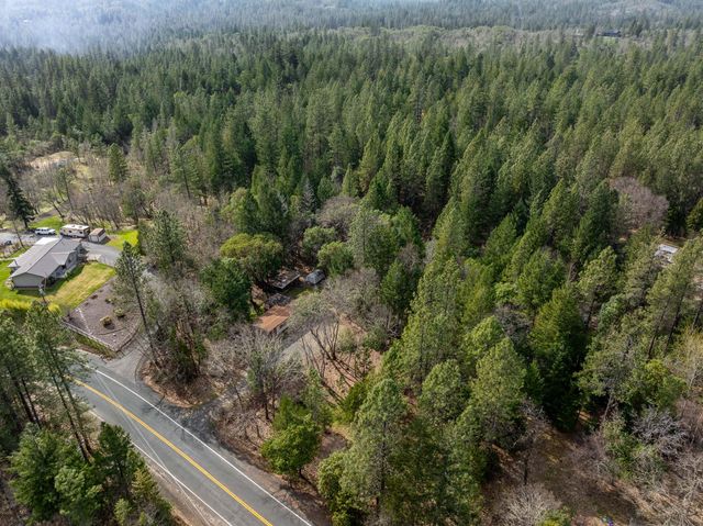 1970 Saratoga Way, Grants Pass, OR 97526