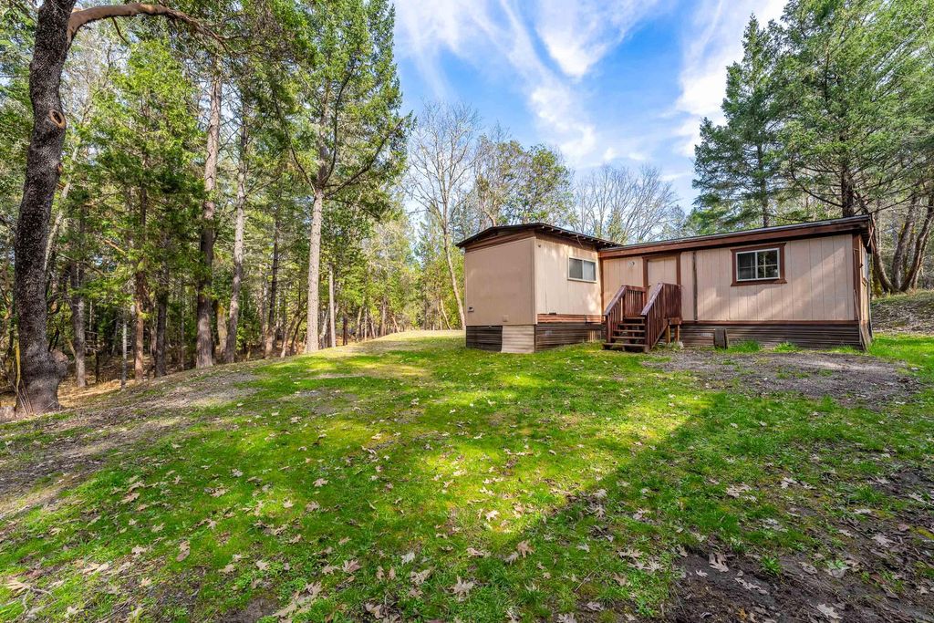 1970 Saratoga Way, Grants Pass, OR 97526