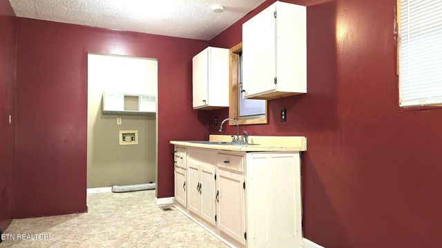 112 Redmon Rd, Wartburg, TN 37887