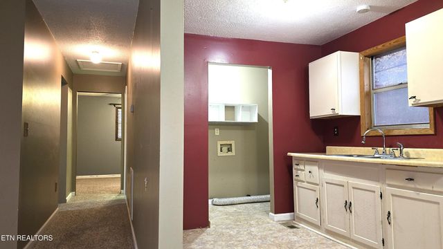 112 Redmon Rd, Wartburg, TN 37887