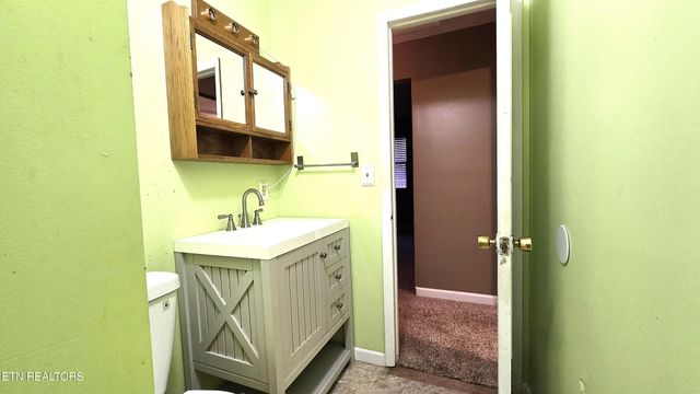 112 Redmon Rd, Wartburg, TN 37887