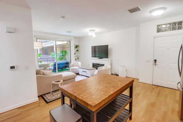 1465 C St 3509, San Diego, CA 92101