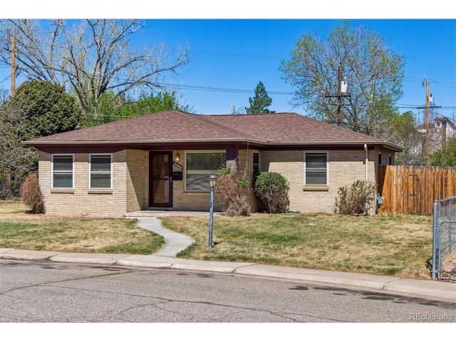 5755 Dover St, Arvada, CO 80002