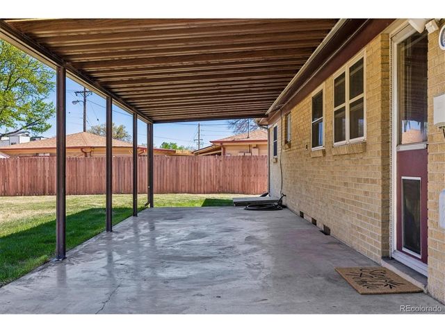 5755 Dover St, Arvada, CO 80002