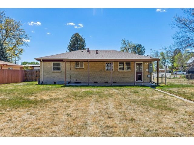 5755 Dover St, Arvada, CO 80002
