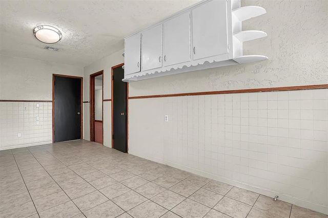 606 NW Columbia Ave, Lawton, OK 73507