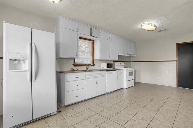 606 NW Columbia Ave, Lawton, OK 73507