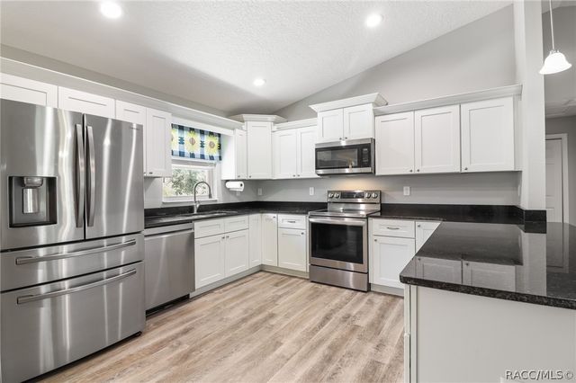 10383 N G Martinelli Boulevard, Dunnellon, FL 34433