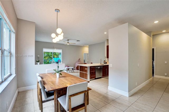 930 Bluewood Ter, Weston, FL 33327