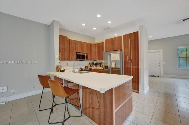 930 Bluewood Ter, Weston, FL 33327