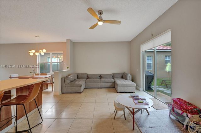 930 Bluewood Ter, Weston, FL 33327