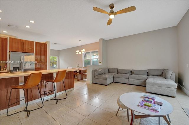 930 Bluewood Ter, Weston, FL 33327