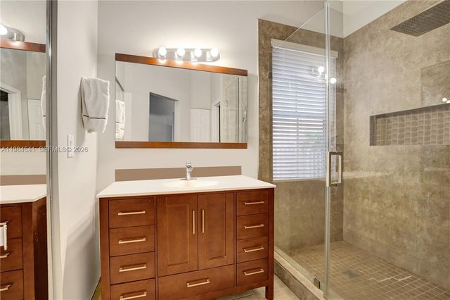 930 Bluewood Ter, Weston, FL 33327