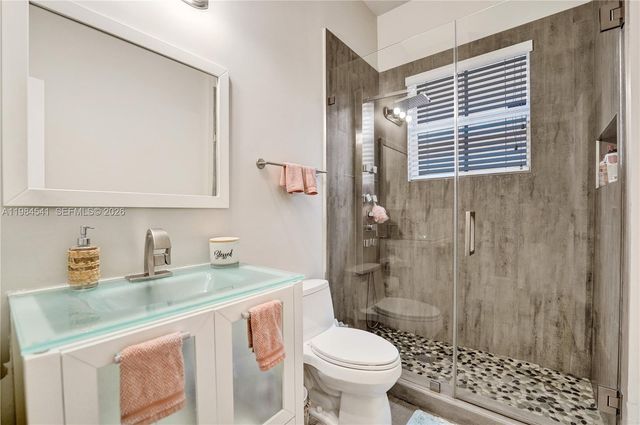 930 Bluewood Ter, Weston, FL 33327