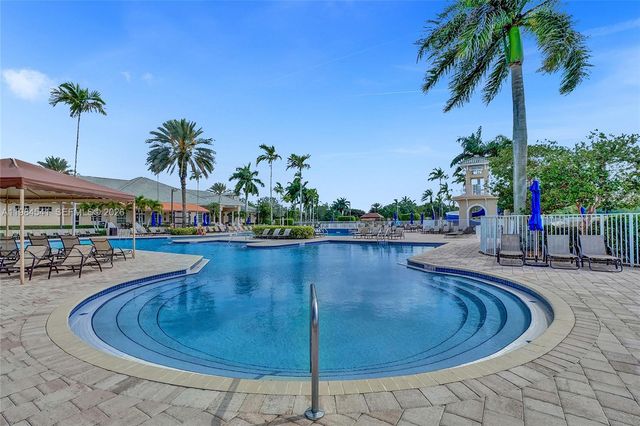 930 Bluewood Ter, Weston, FL 33327