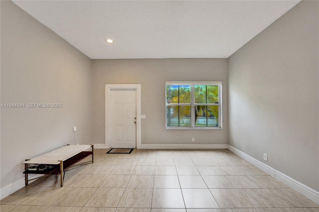 930 Bluewood Ter, Weston, FL 33327