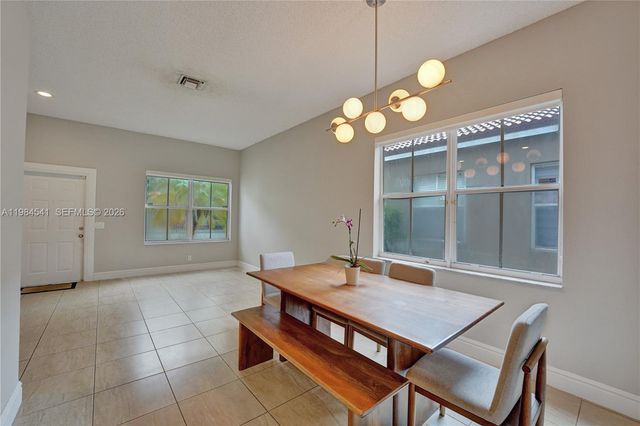 930 Bluewood Ter, Weston, FL 33327