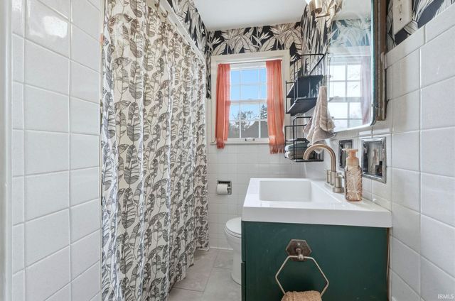 404 W Oakdale Drive, Fort Wayne, IN 46807