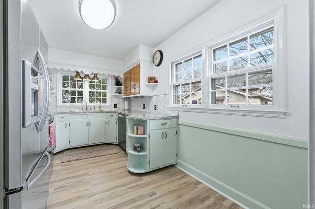 404 W Oakdale Drive, Fort Wayne, IN 46807