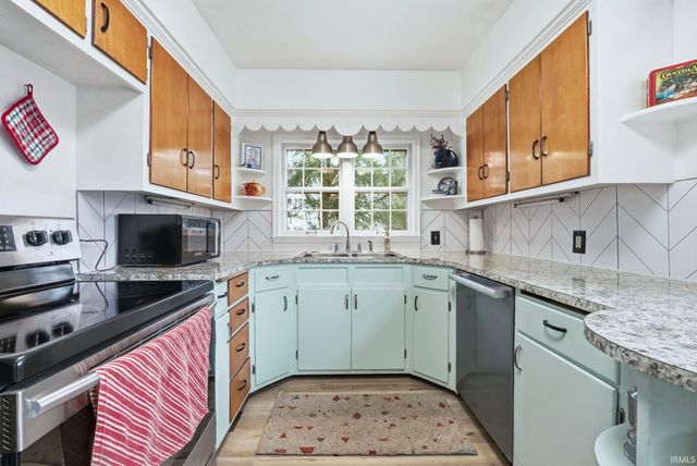 404 W Oakdale Drive, Fort Wayne, IN 46807