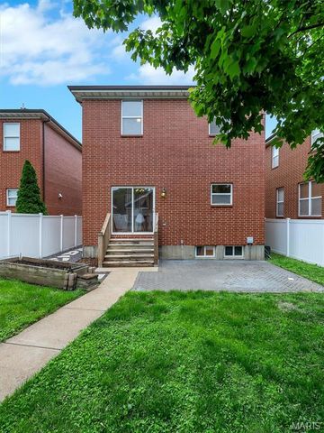 4037 McRee Avenue, St Louis, MO 63110