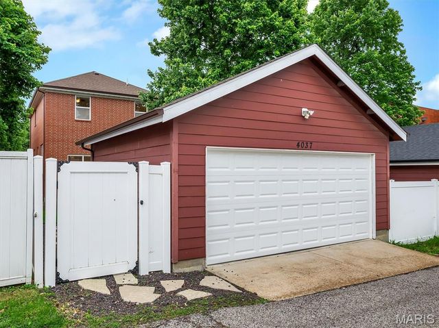 4037 McRee Avenue, St Louis, MO 63110