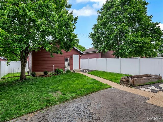 4037 McRee Avenue, St Louis, MO 63110