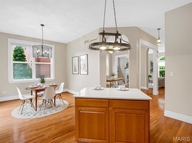 4037 McRee Avenue, St Louis, MO 63110