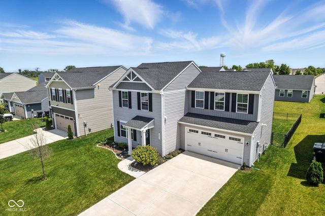 9855 Oakmont E Drive E, Pendleton, IN 46064