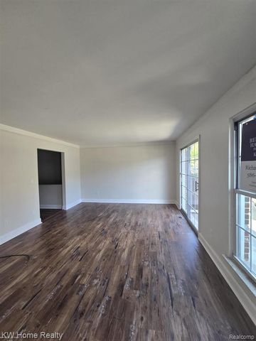 39551 Heatherheath Drive, Clinton Charter Township, MI 48038