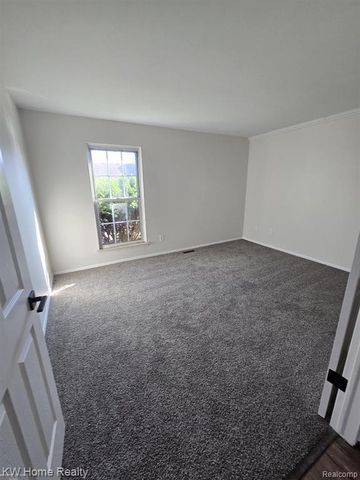 39551 Heatherheath Drive, Clinton Charter Township, MI 48038