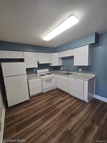 39551 Heatherheath Drive, Clinton Charter Township, MI 48038