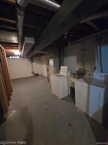 39551 Heatherheath Drive, Clinton Charter Township, MI 48038