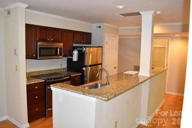 413 W 8th Street, Charlotte, NC 28202