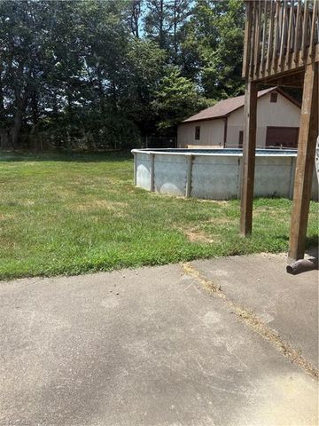 123 Valley Oaks Drive, Advance, NC 27006